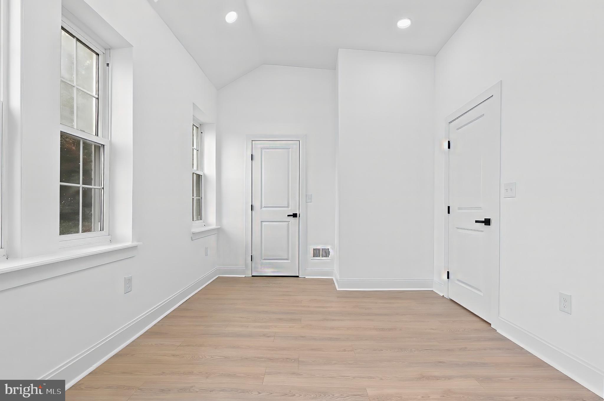 2140 Mt Royal Terrace Baltimore, MD 21217 - Photo 18 of 38