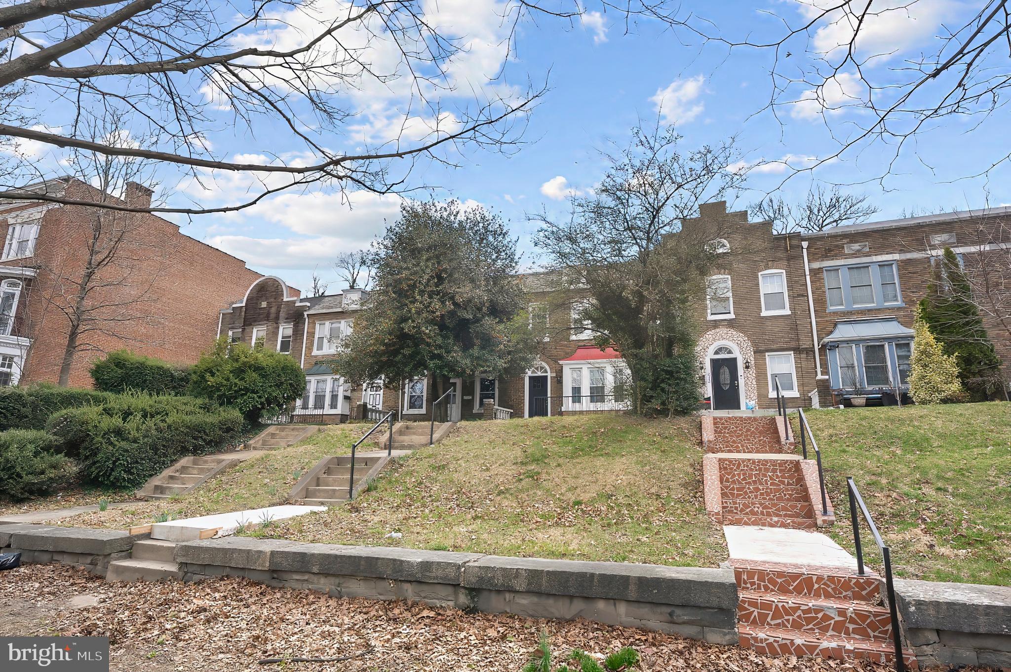 2140 Mt Royal Terrace Baltimore, MD 21217 - Photo 2 of 38