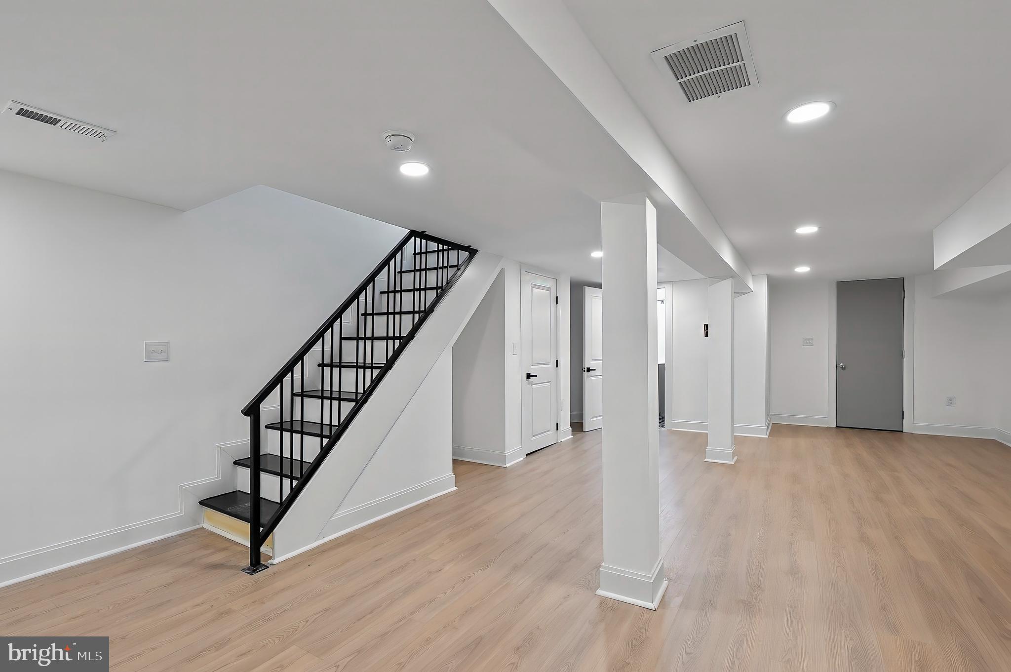 2140 Mt Royal Terrace Baltimore, MD 21217 - Photo 28 of 38