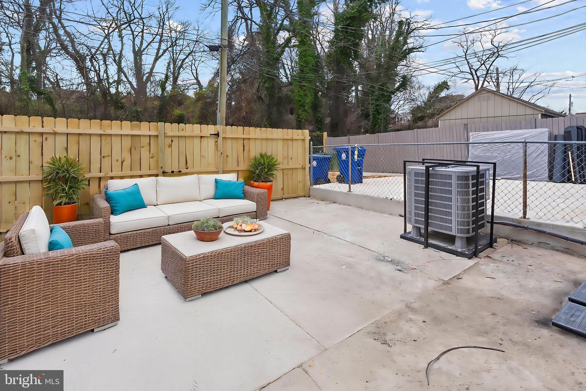 2140 Mt Royal Terrace Baltimore, MD 21217 - Photo 34 of 38