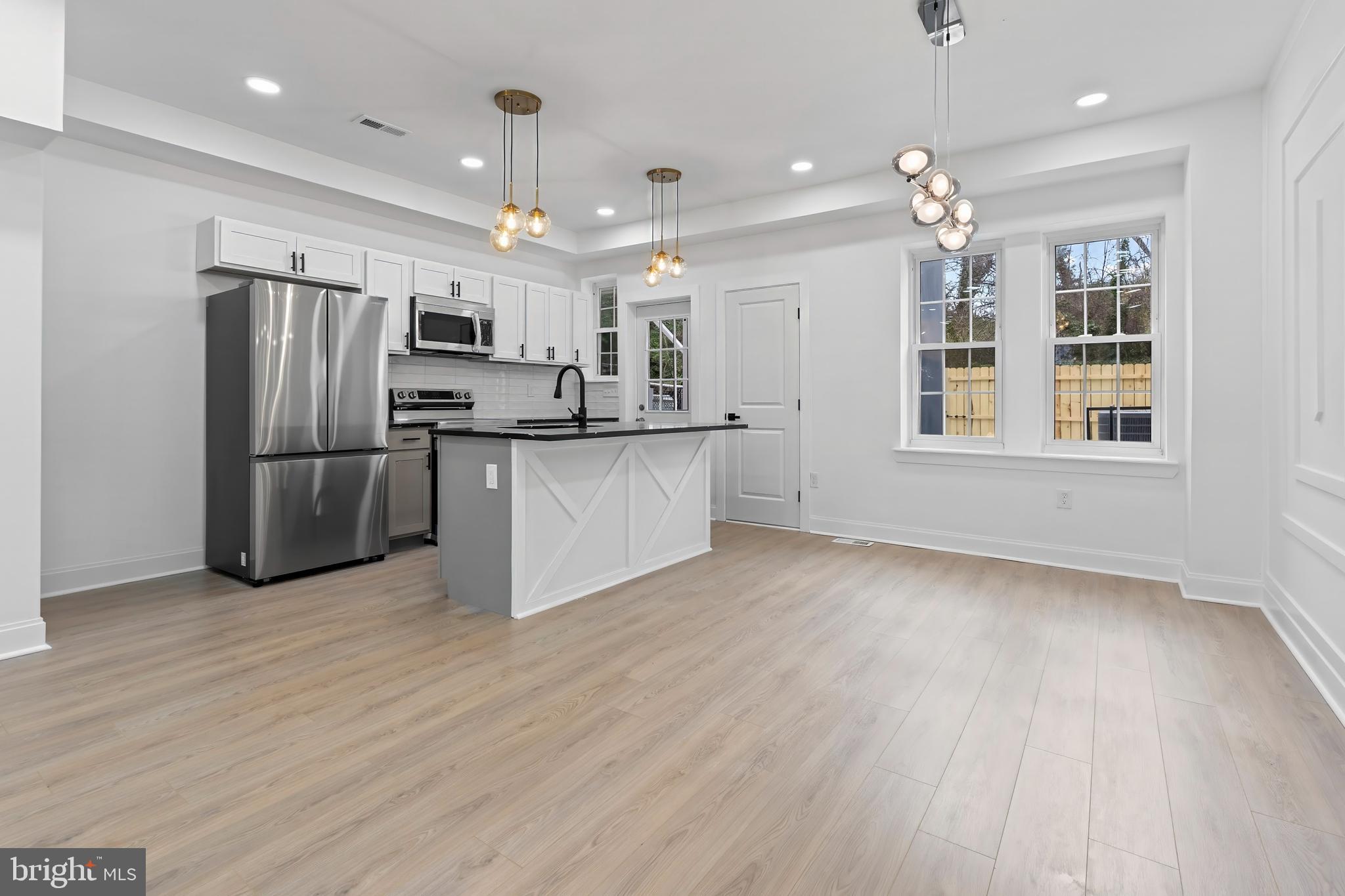 2140 Mt Royal Terrace Baltimore, MD 21217 - Photo 8 of 38