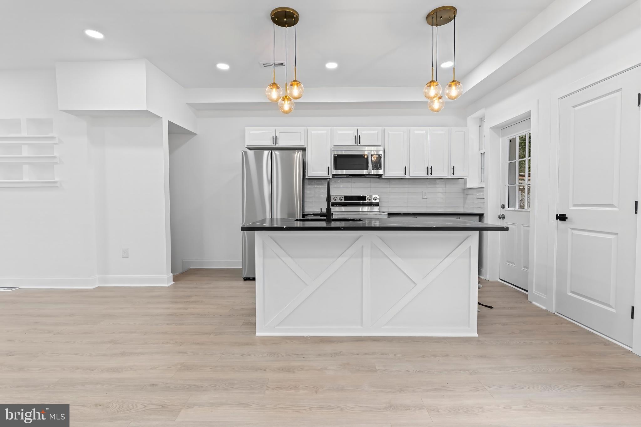 2140 Mt Royal Terrace Baltimore, MD 21217 - Photo 9 of 38