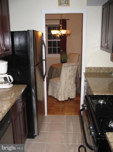 3765 Gunston Road, Unit 543 Alexandria, VA 22302 - Photo 4 of 7 Kitchen #2