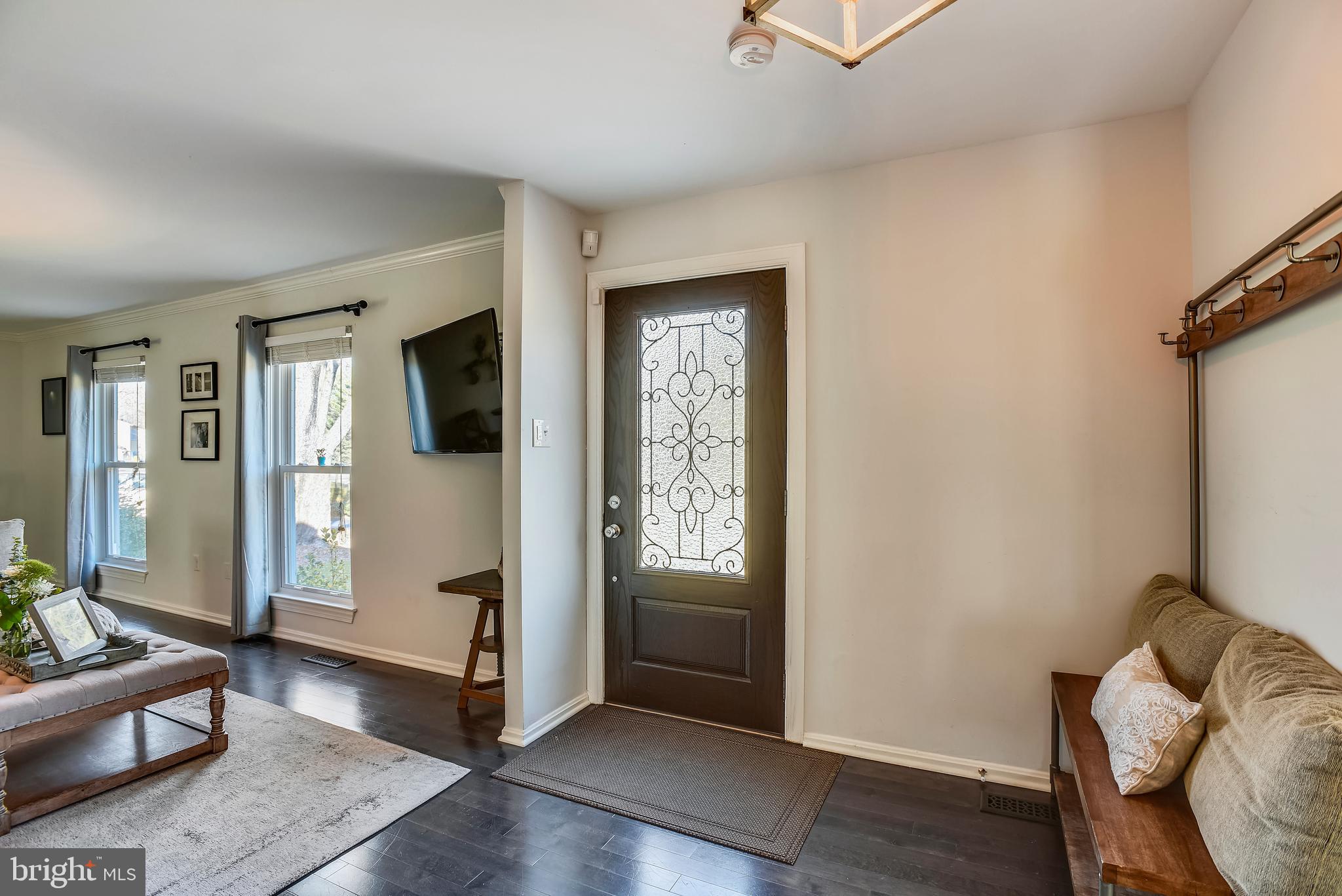 2408 Ivywood Road Reston, VA 20191 - Photo 3 of 35 Foyer Entrance ~ Beautiful and Bright