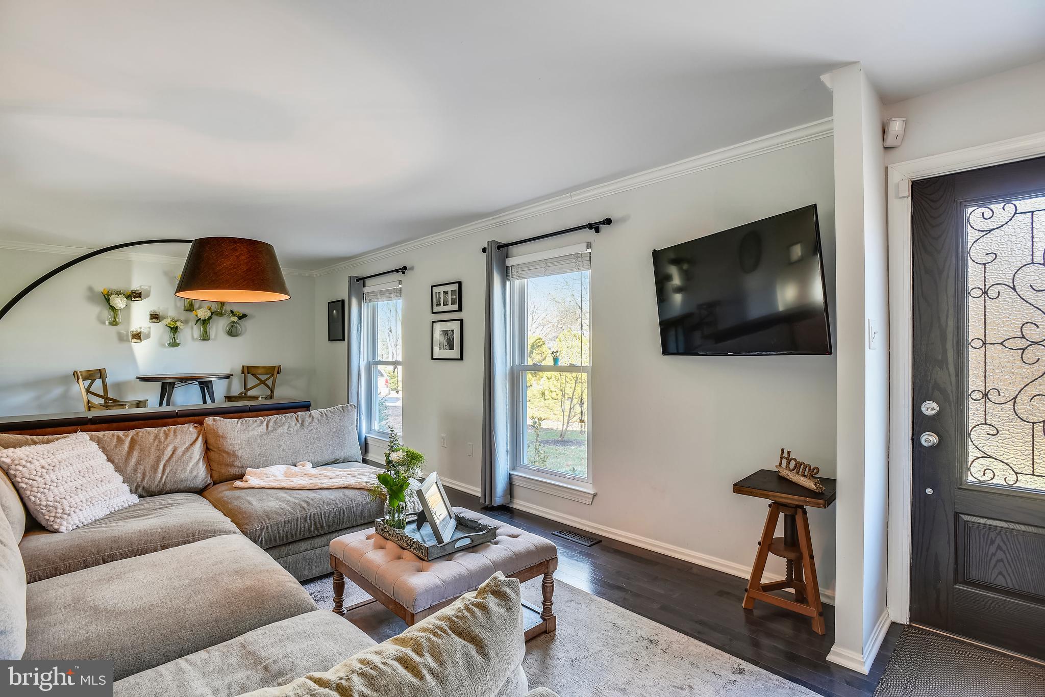 2408 Ivywood Road Reston, VA 20191 - Photo 5 of 35 Family Room ~ Spacious and Bright