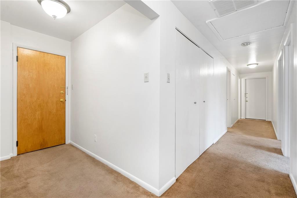 307 South Dithridge Street, Unit 11 Pittsburgh, PA 15213 - Photo 11 of 33 a view of hallway with a hallway