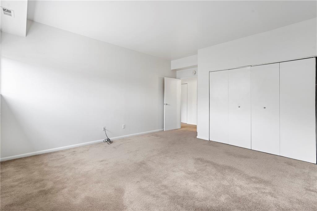 307 South Dithridge Street, Unit 11 Pittsburgh, PA 15213 - Photo 13 of 33 a view of an empty room