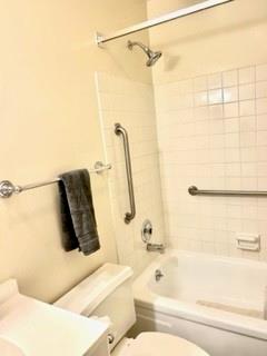307 South Dithridge Street, Unit 11 Pittsburgh, PA 15213 - Photo 25 of 33 a bathroom with a bathtub and a shower