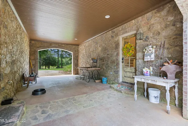 $2,500,000 | 891 Musgray Road, Holly Springs, MS 38635