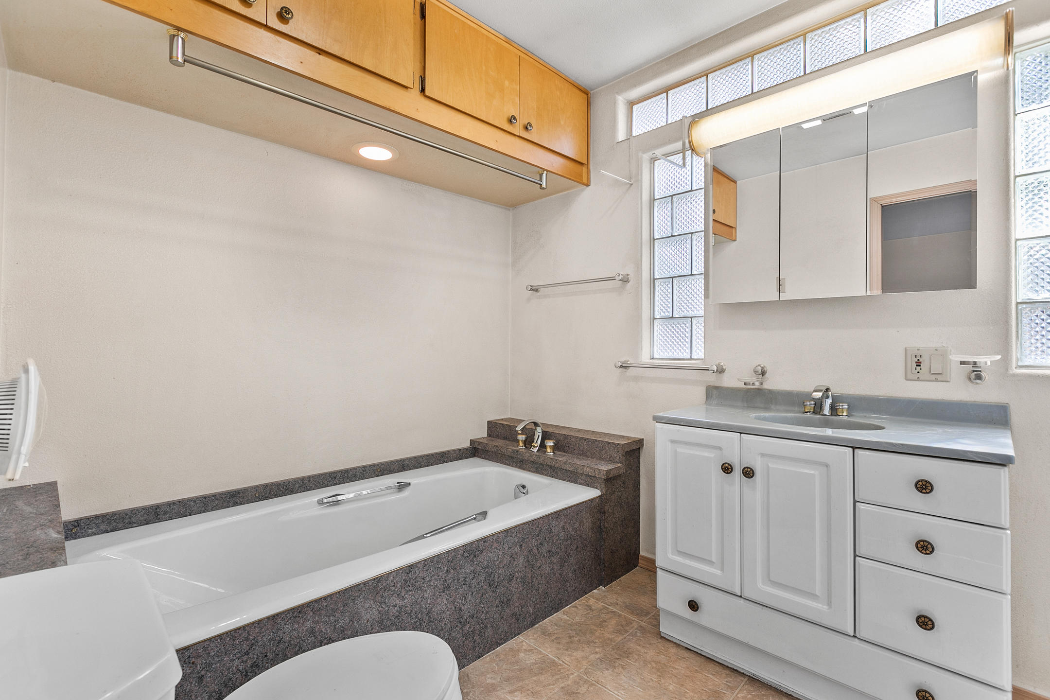 51485 Birch Road La Pine, OR 97739 - Photo 21 of 31 Master Bath
