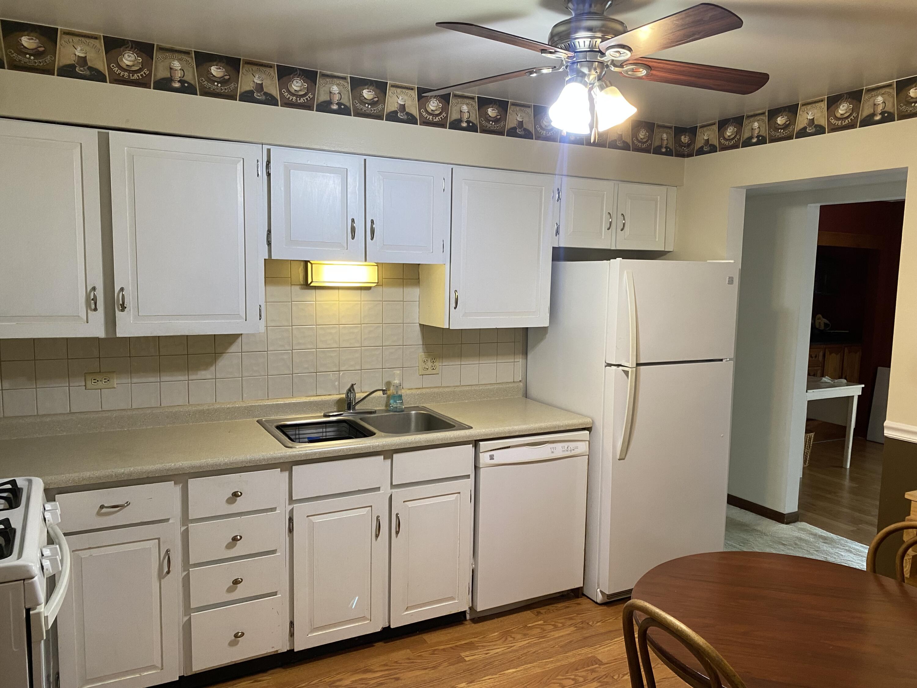 435 Old Stone Road, Unit 7 Munster, IN 46321 - Photo 4 of 11 3000x2250