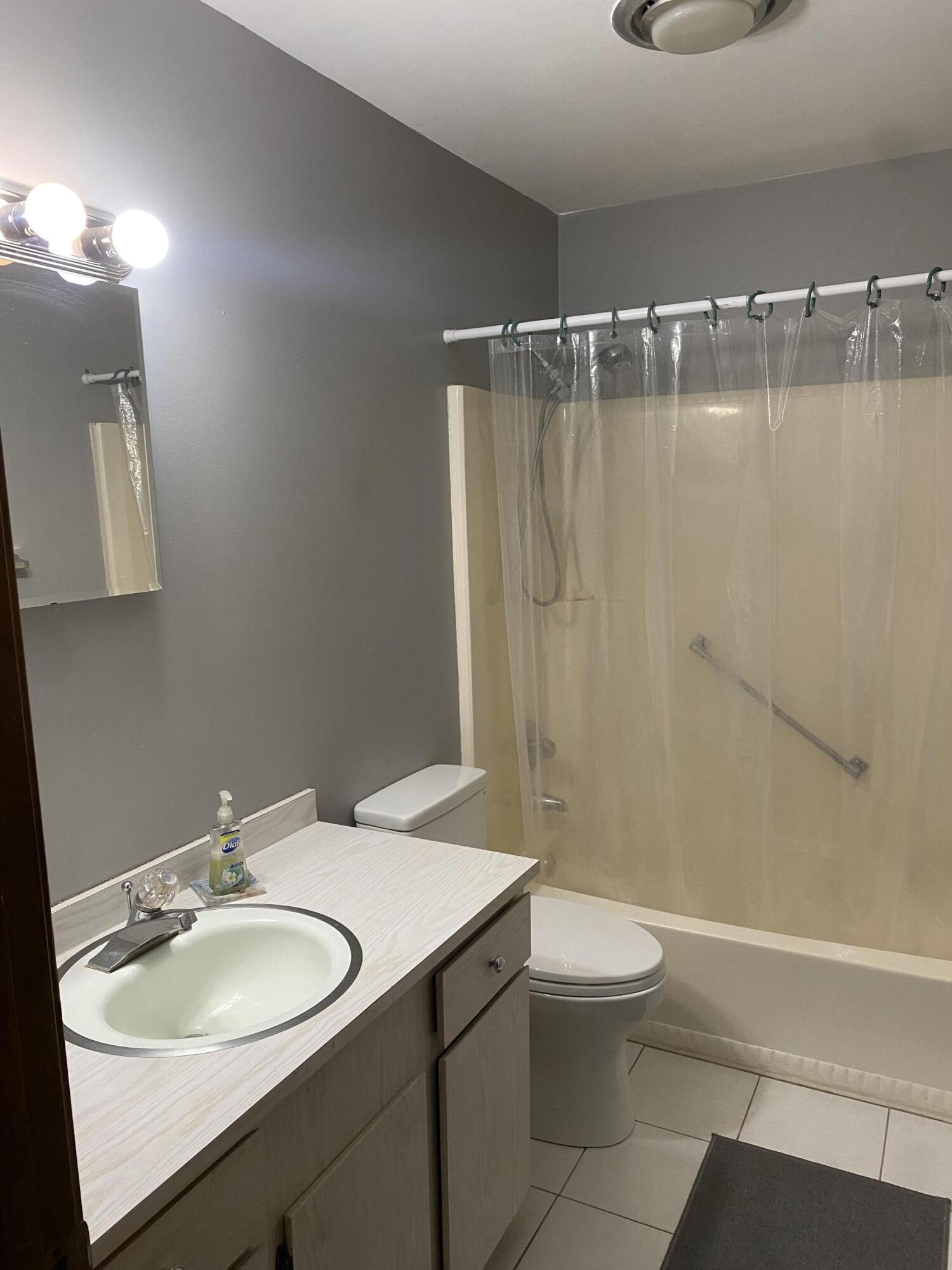 435 Old Stone Road, Unit 7 Munster, IN 46321 - Photo 7 of 11 1500x2000