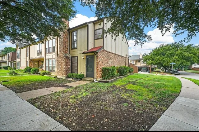 $1,950 | 2401 Long Ridge Lane, Arlington, TX 76014