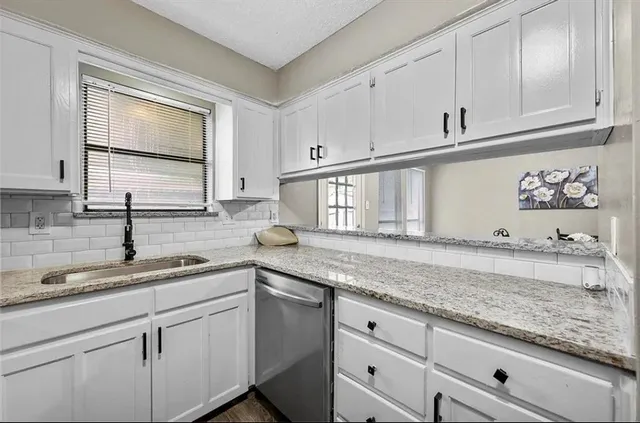 $1,950 | 2401 Long Ridge Lane, Arlington, TX 76014