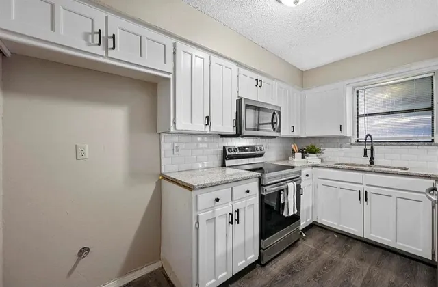 $1,950 | 2401 Long Ridge Lane, Arlington, TX 76014