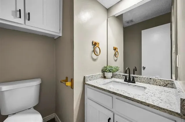 $1,950 | 2401 Long Ridge Lane, Arlington, TX 76014