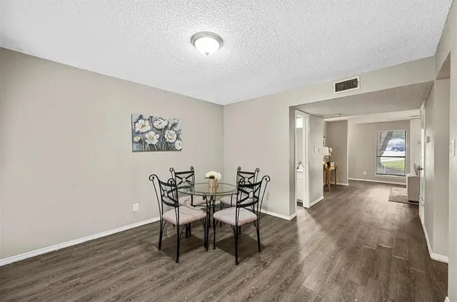 $1,950 | 2401 Long Ridge Lane, Arlington, TX 76014