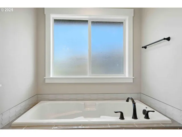 $749,900 | 37999 Juniper Street, Sandy, OR 97055