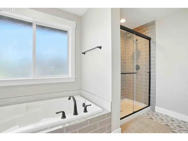 $749,900 | 37999 Juniper Street, Sandy, OR 97055