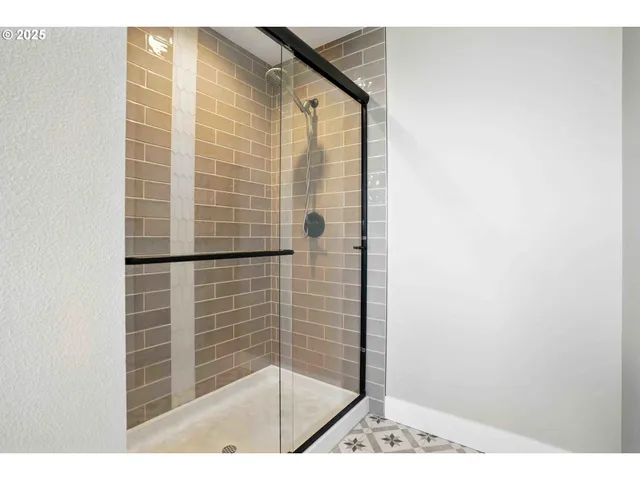 $749,900 | 37999 Juniper Street, Sandy, OR 97055