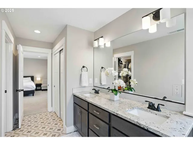 $749,900 | 37999 Juniper Street, Sandy, OR 97055