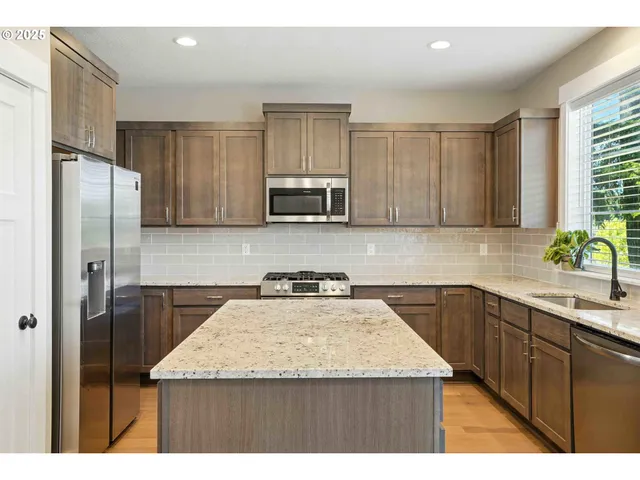 $749,900 | 37999 Juniper Street, Sandy, OR 97055