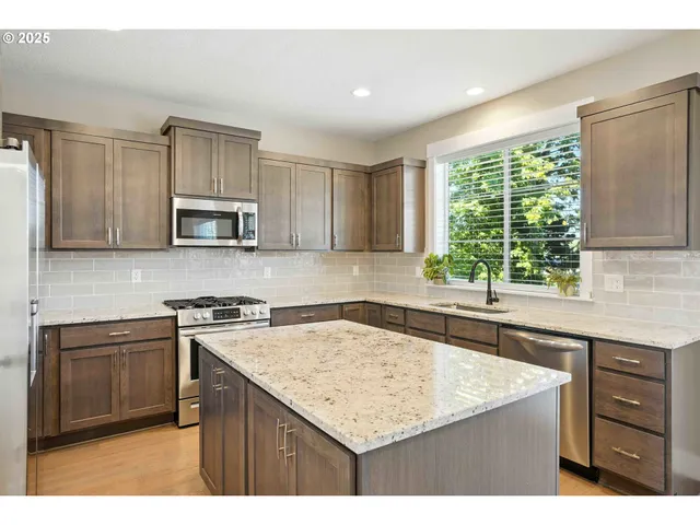 $749,900 | 37999 Juniper Street, Sandy, OR 97055