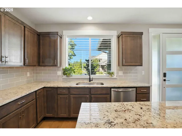 $749,900 | 37999 Juniper Street, Sandy, OR 97055