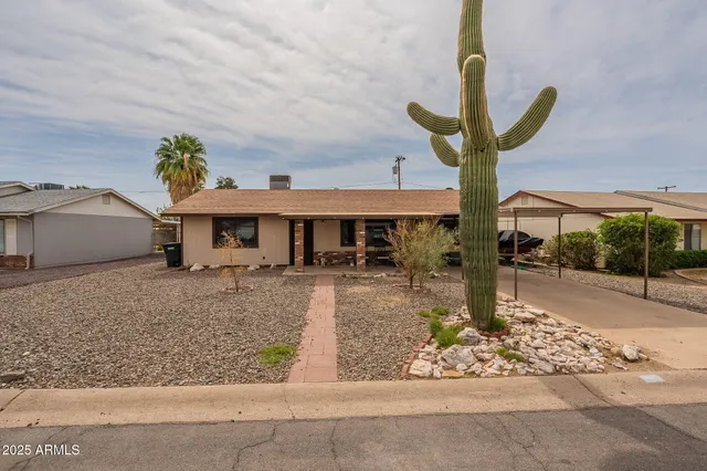 $275,000 | 163 Peretz Circle, Morristown, AZ 85342