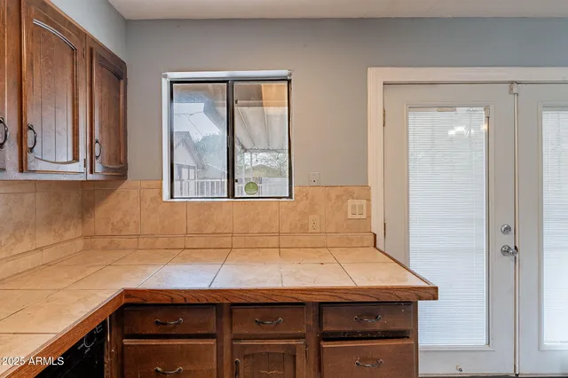 $275,000 | 163 Peretz Circle, Morristown, AZ 85342