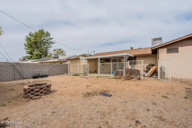 $275,000 | 163 Peretz Circle, Morristown, AZ 85342