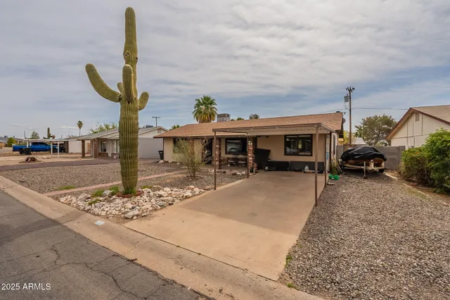$275,000 | 163 Peretz Circle, Morristown, AZ 85342