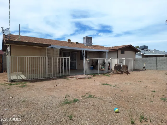 $275,000 | 163 Peretz Circle, Morristown, AZ 85342