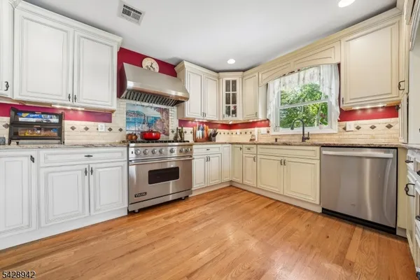 $895,000 | 50 New Brook Lane, Springfield, NJ 07081