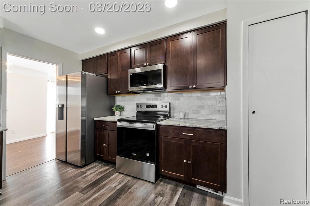 17220 West 13 Mile Road Beverly Hills, MI 48025 - Photo 13 of 35