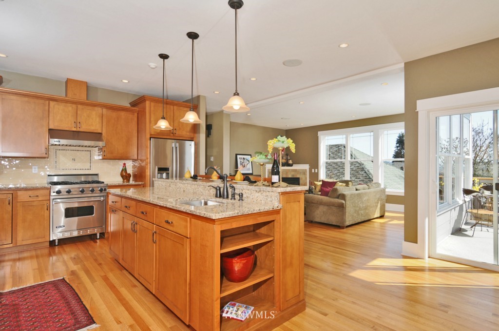 325 North 74th Street Seattle, WA 98103 - Photo 5 of 15