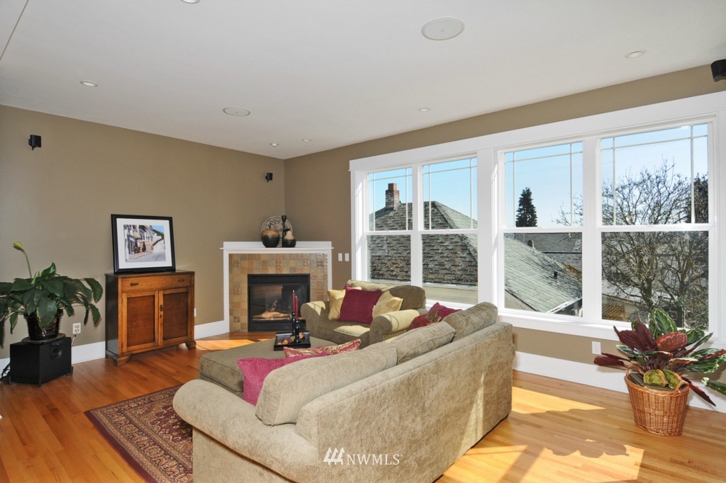 325 North 74th Street Seattle, WA 98103 - Photo 6 of 15