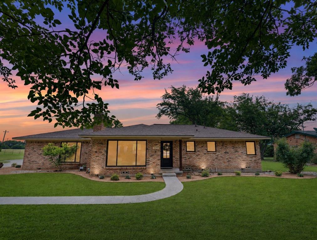 1289 South Waco Street Van Alstyne, TX 75495 - Photo 1 of 39