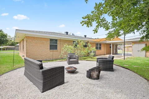 $225,000 | 216 Begnaud Drive, Lafayette, LA 70501