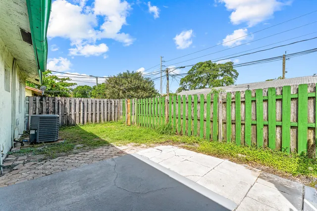 $2,200 | 4783 Gulfstream Road, Lake Worth, FL 33461