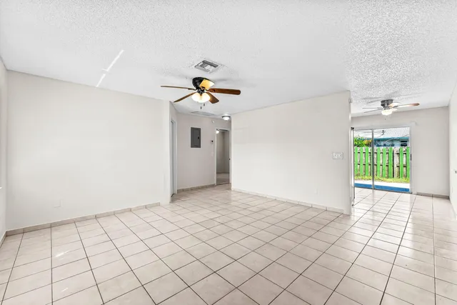 $2,200 | 4783 Gulfstream Road, Lake Worth, FL 33461