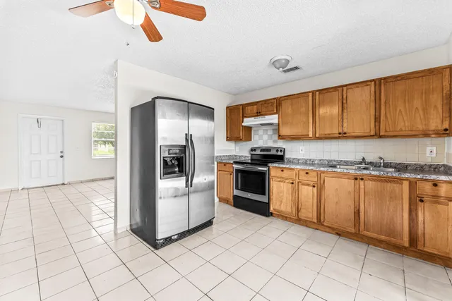 $2,200 | 4783 Gulfstream Road, Lake Worth, FL 33461