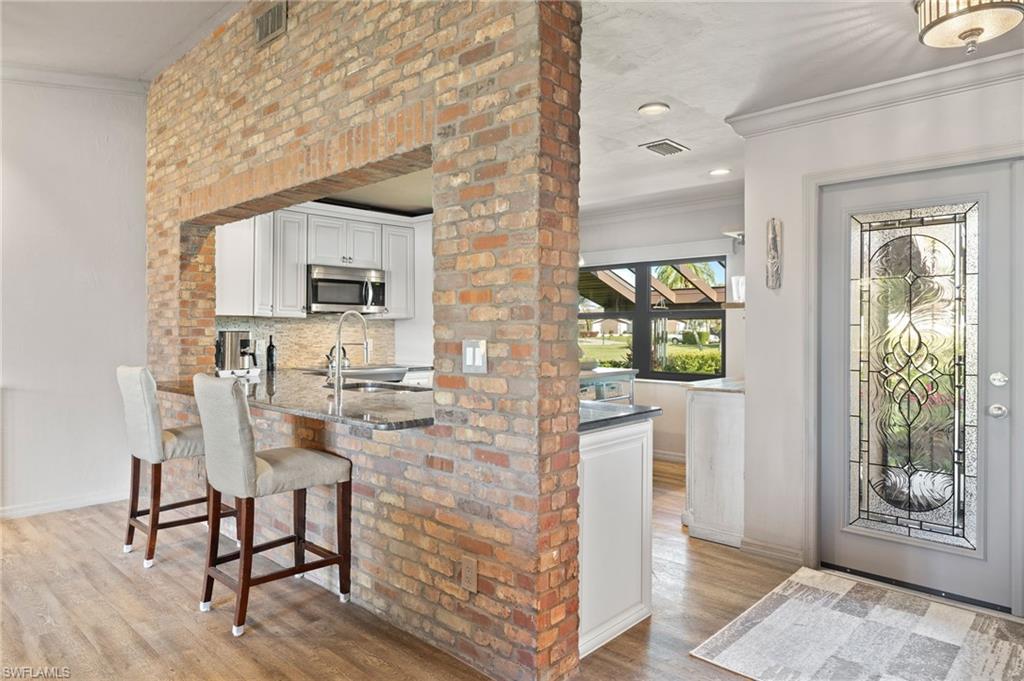194 Round Key Circle, Unit G26 Naples, FL 34112 - Photo 2 of 28 Gallery Image 2