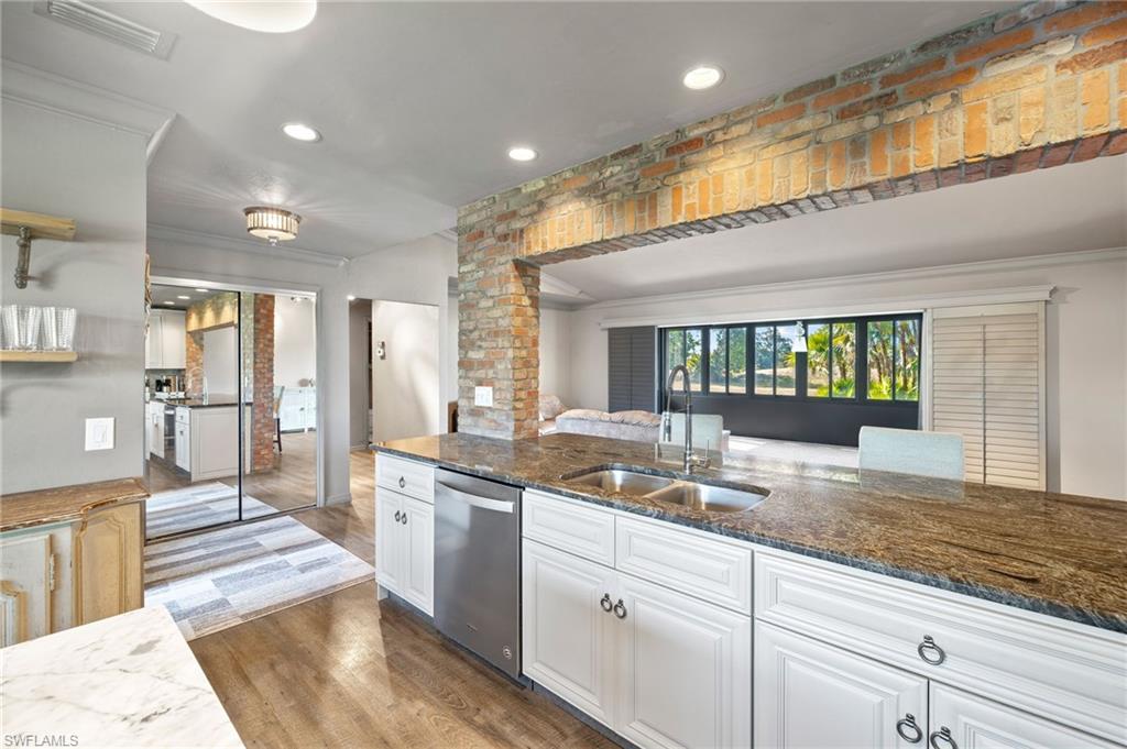 194 Round Key Circle, Unit G26 Naples, FL 34112 - Photo 5 of 28 Gallery Image 5