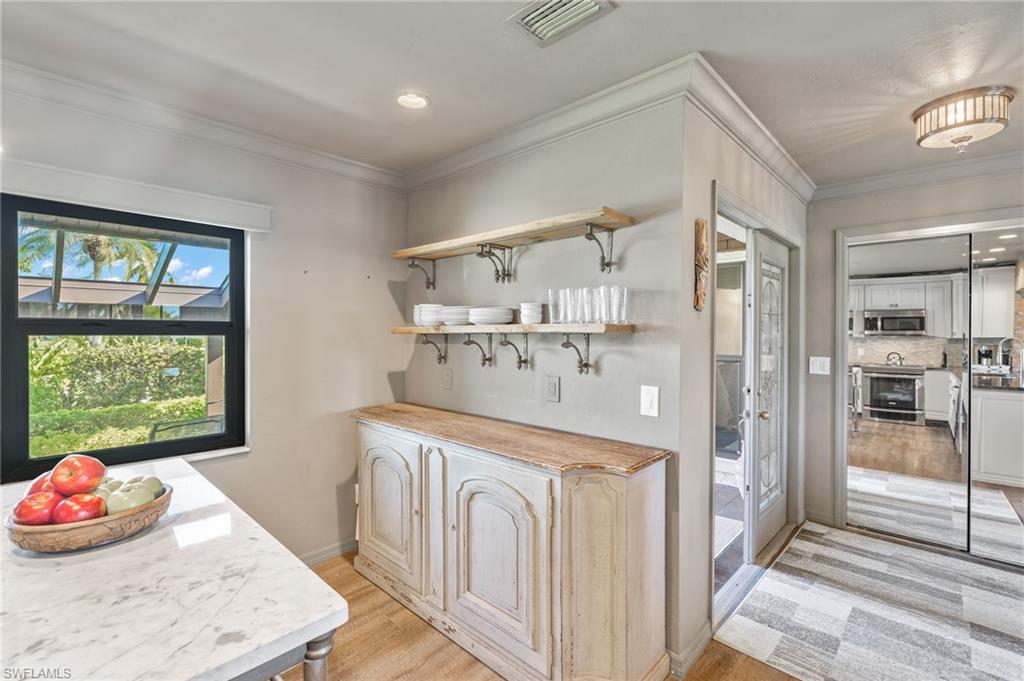 194 Round Key Circle, Unit G26 Naples, FL 34112 - Photo 6 of 28 Gallery Image 6