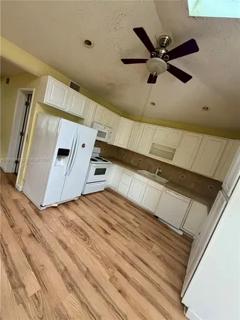 $2,800 | 3900 West 17th Street, Panama City, FL 32401