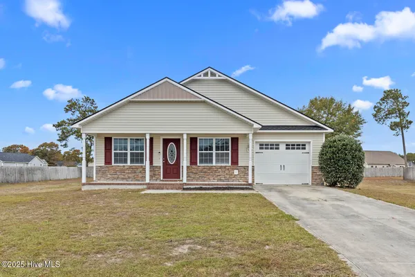 $1,700 | 503 Hester Court, Richlands, NC 28574