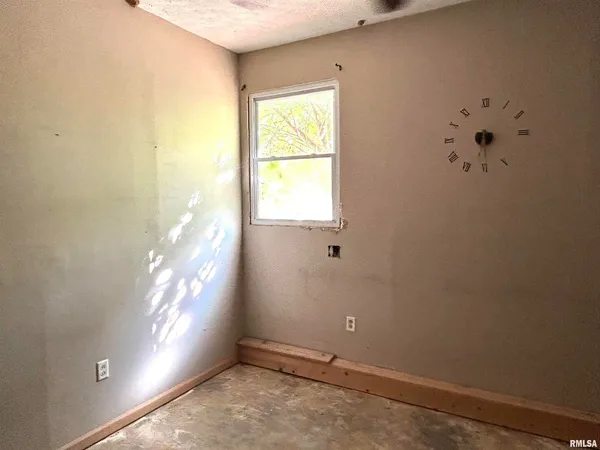 $182,500 | 744 Cardinal Road, Carbondale, IL 62901