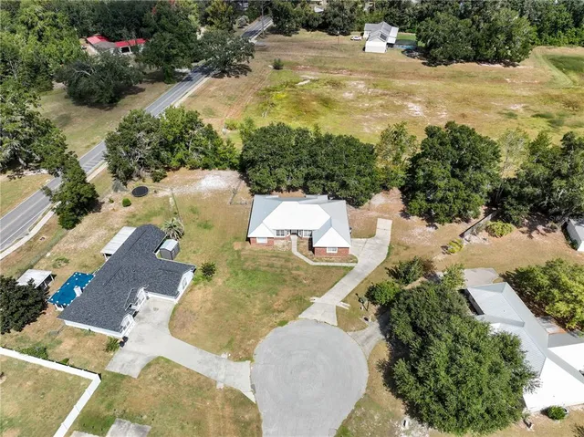 a view of an outdoor space