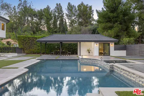 $3,899,000 | 4256 Tarzana Estates Drive, Tarzana, CA 91356